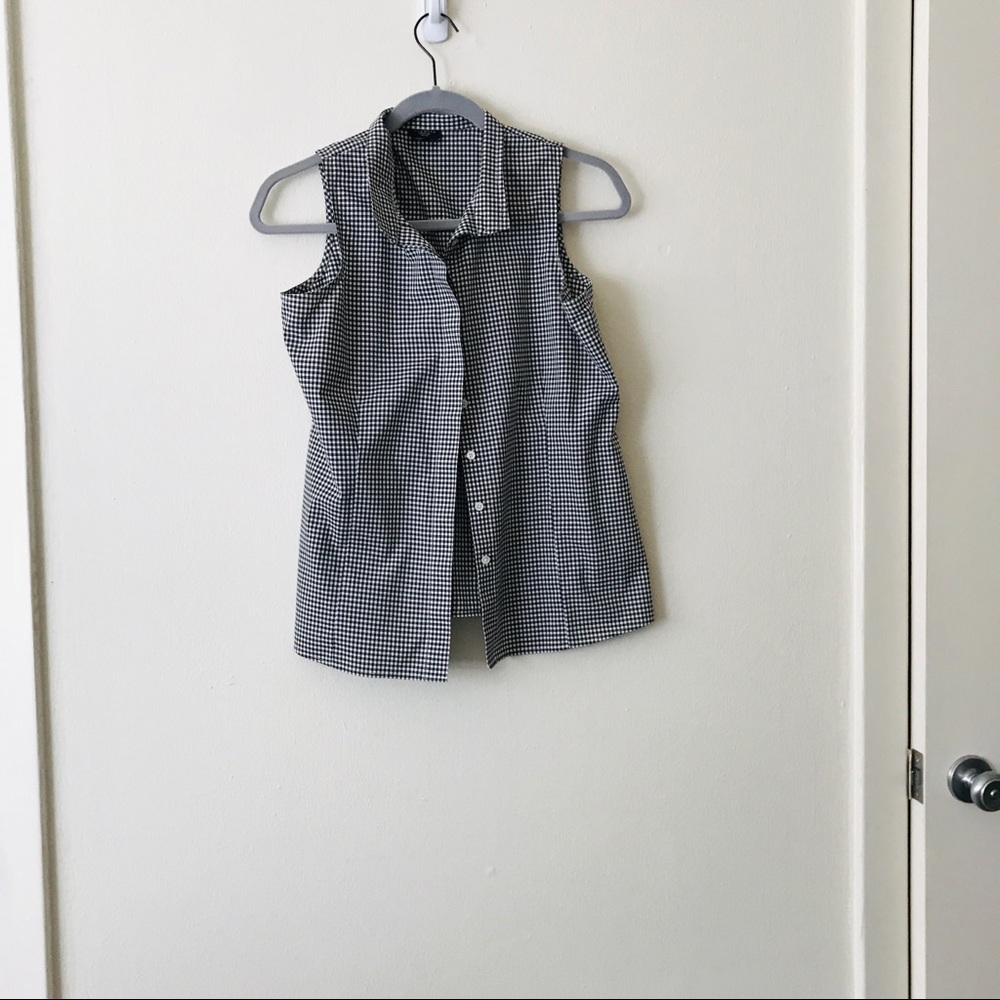 Talbots black & white gingham sleeveless button down shirt